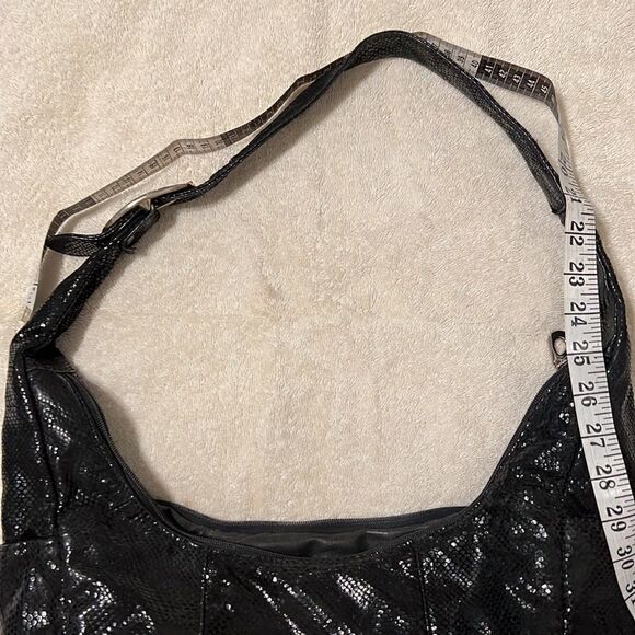 Fabulous preloved handbag 4 outside pockets adjustable strap 1 inside pocket GUC - Picture 3 of 14